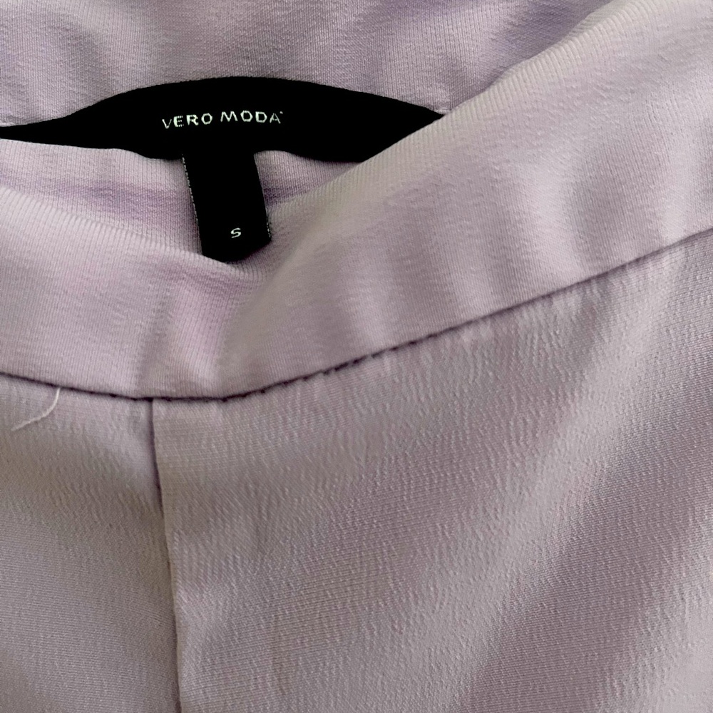 Beautiful Lilac crepe flowing ladies dress pants with satin strip. Size small